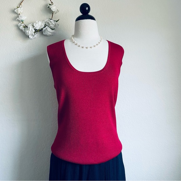 St. John Nautical Short Sleeve Blazer and St. John Red Knit Sleeveless Top SET - Picture 8 of 14